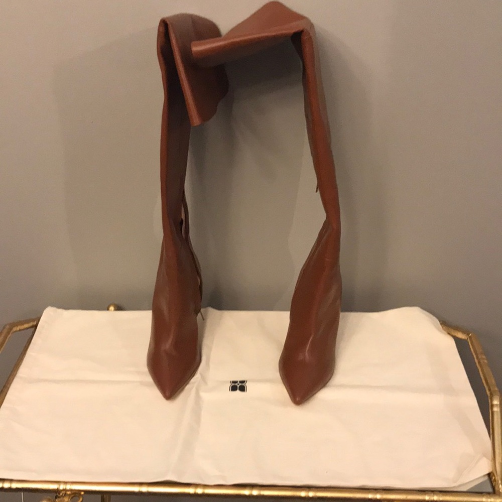 BCBGMAXARIA OVER THE KNEE/ THIGH LEATHER BOOTS
